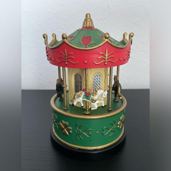 Vintage Plastic Moving Carousel Music Box 4  Horse. - Picture 2 of 7